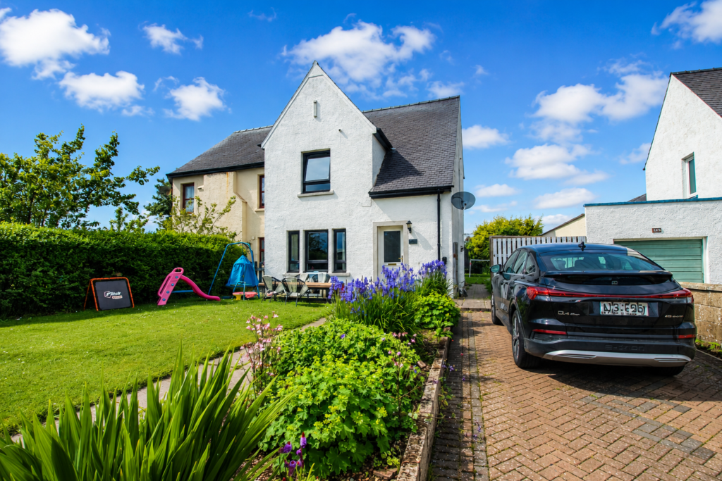 67 Knowehead, Kirriemuir, DD8 5AL