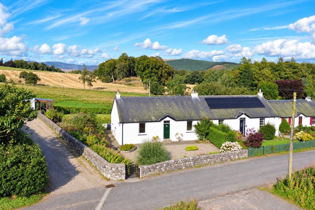 1 Dykehead Cottages, Cortachy, DD8 4QL