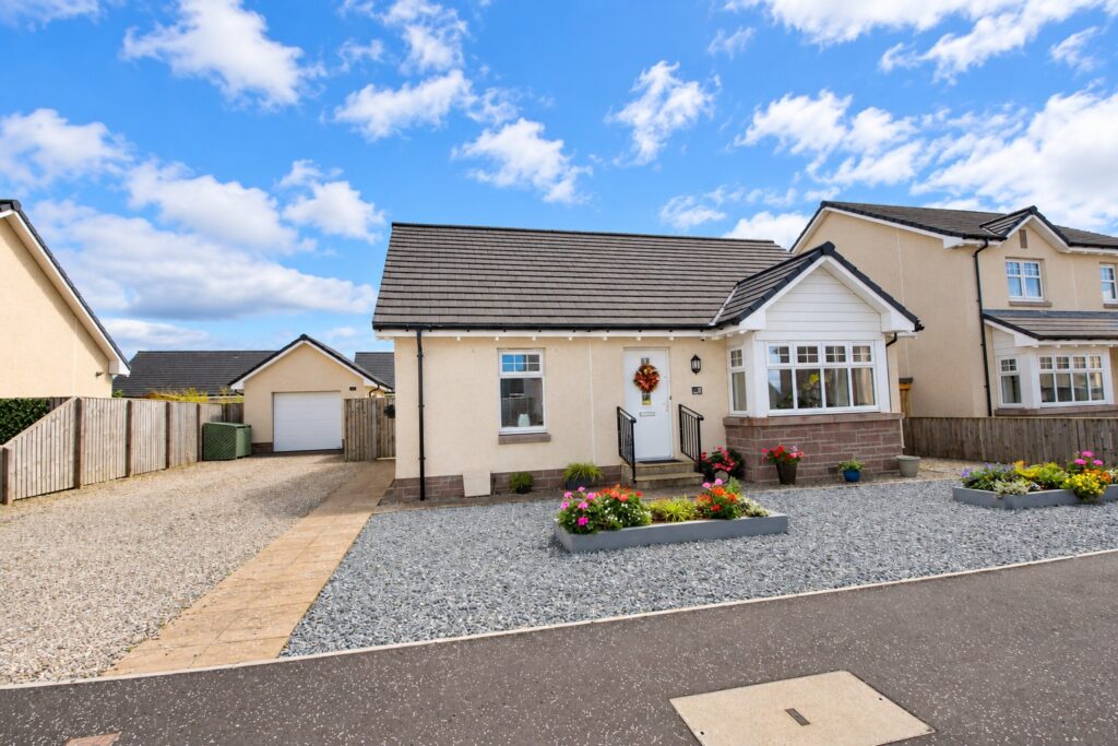 9 Merlin Grove, Strathmore Fields, Forfar, DD8 3FJ